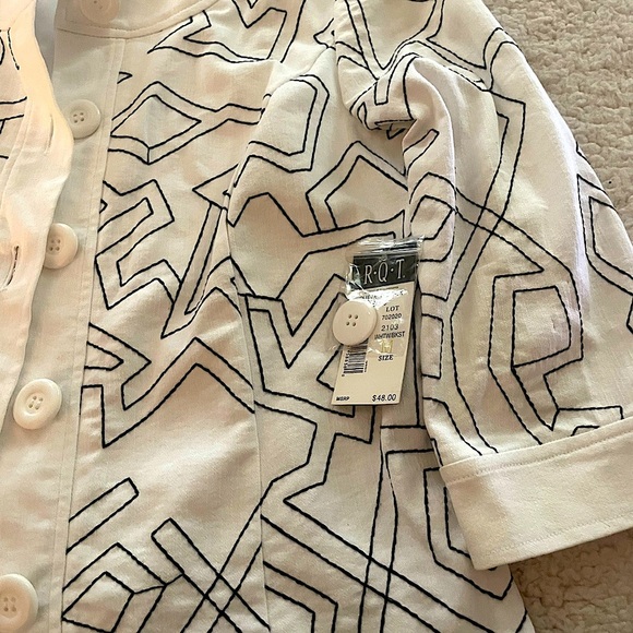 Women's White & Black Geometric Print (Size Medium) 3/4 Length Sleeve Jacket - Picture 2 of 10